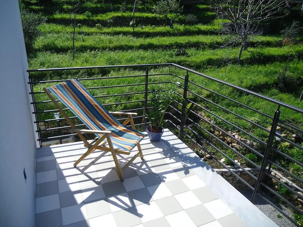 Villa Oltremare Trabia 0*,  Italia